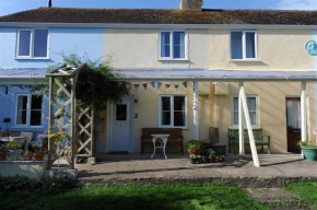 2 Lymbrook Cottages